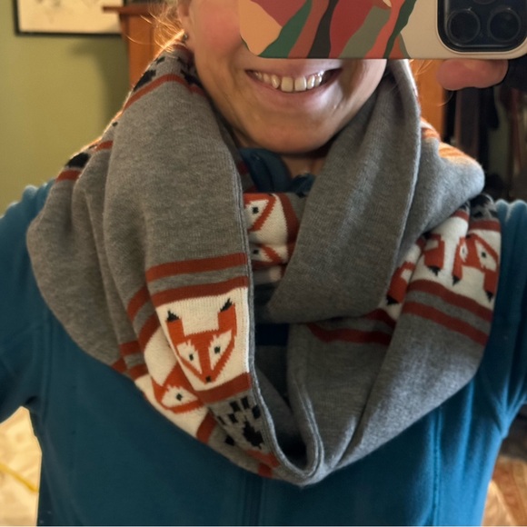 KAVU limited edition fox print Arlo infinity wrap scarf - Picture 3 of 3